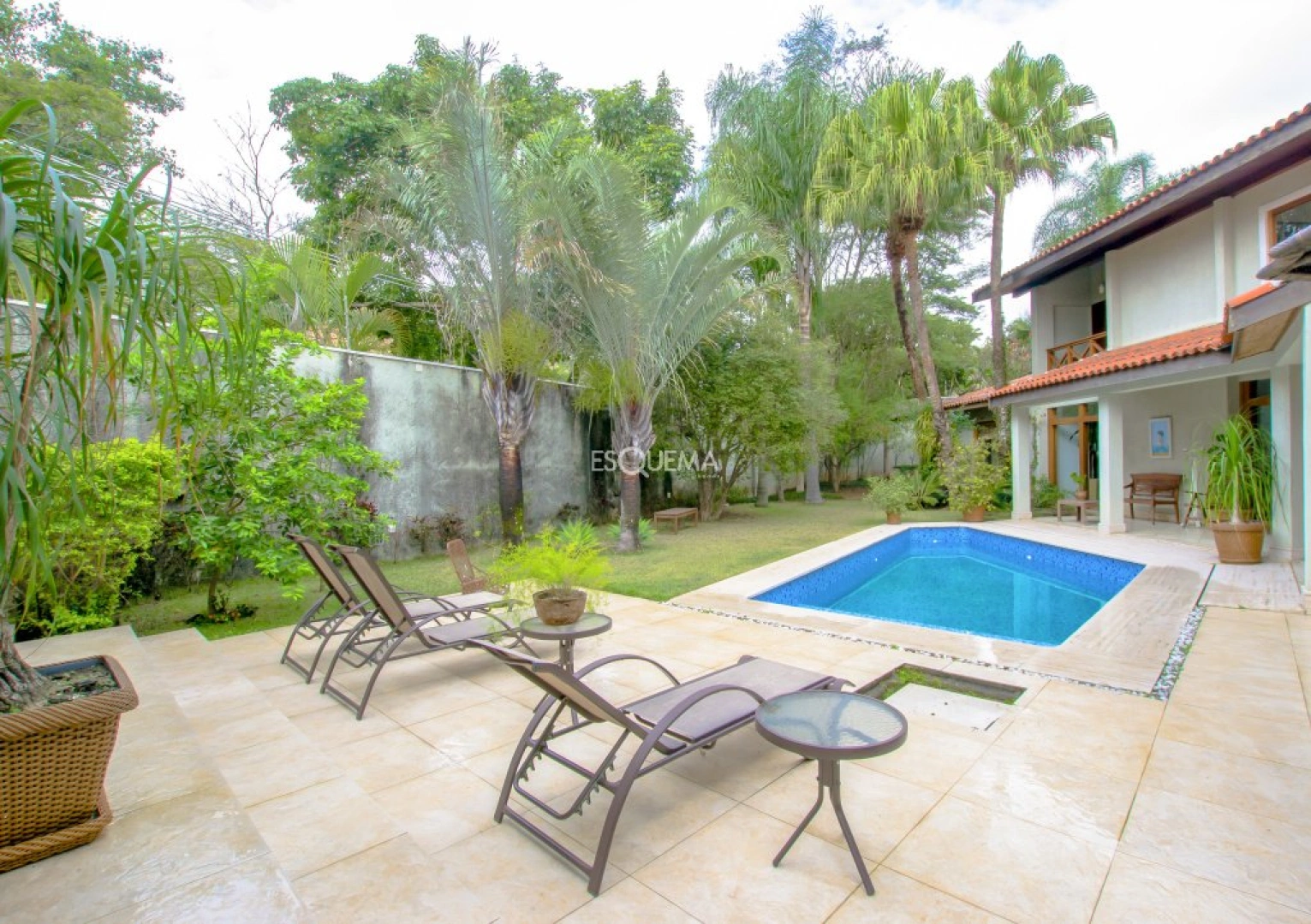 Casa reformada em região privilegiada - Imagem 2