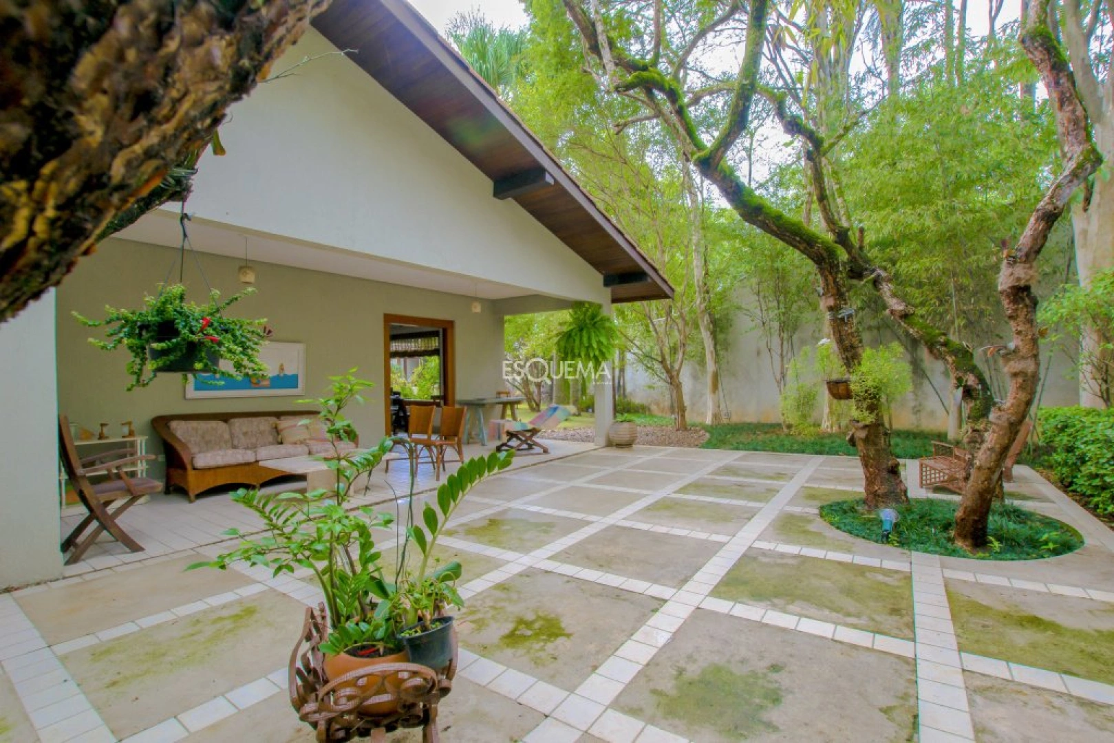 Casa reformada em região privilegiada - Imagem 3