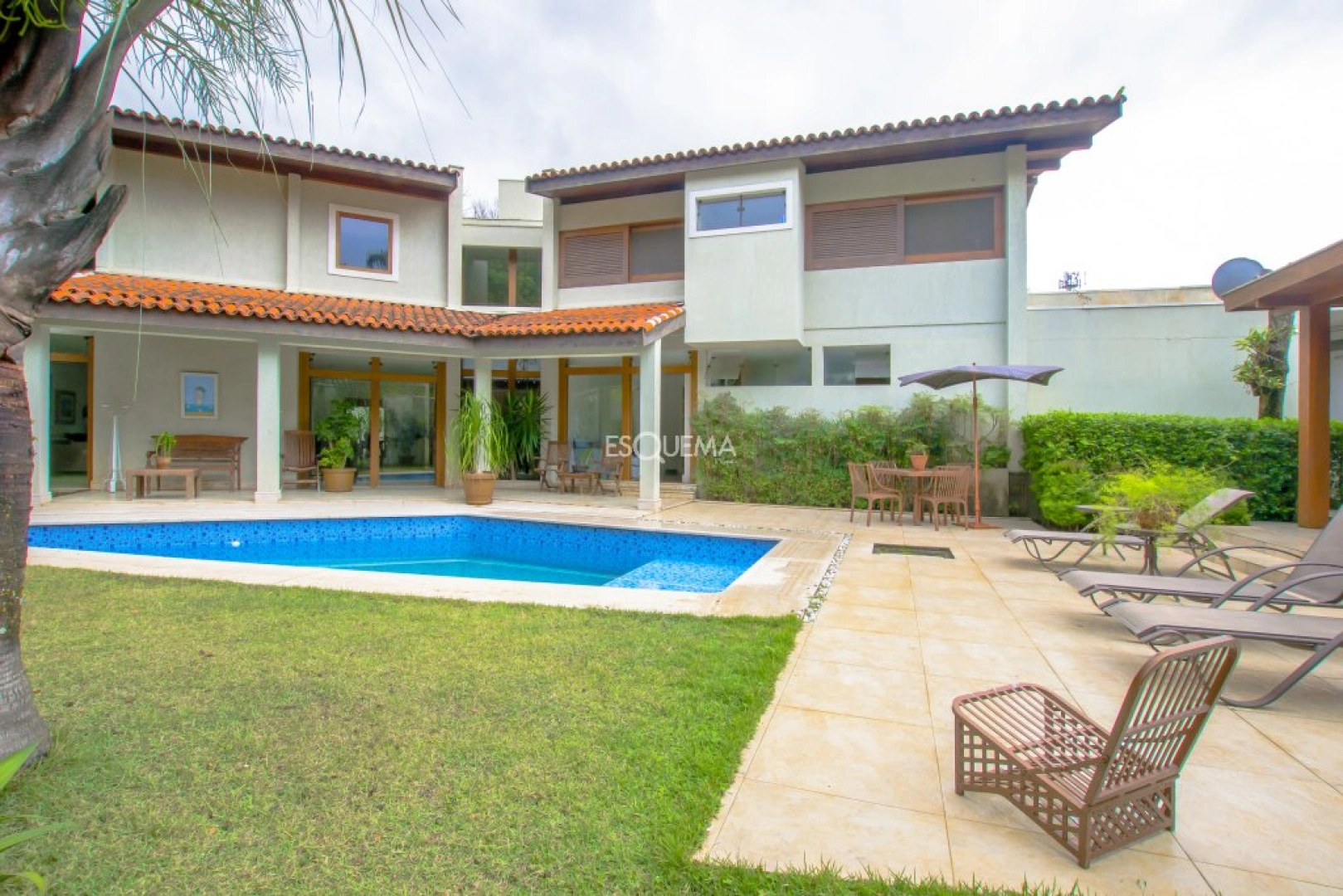 Casa reformada em região privilegiada - Imagem 6