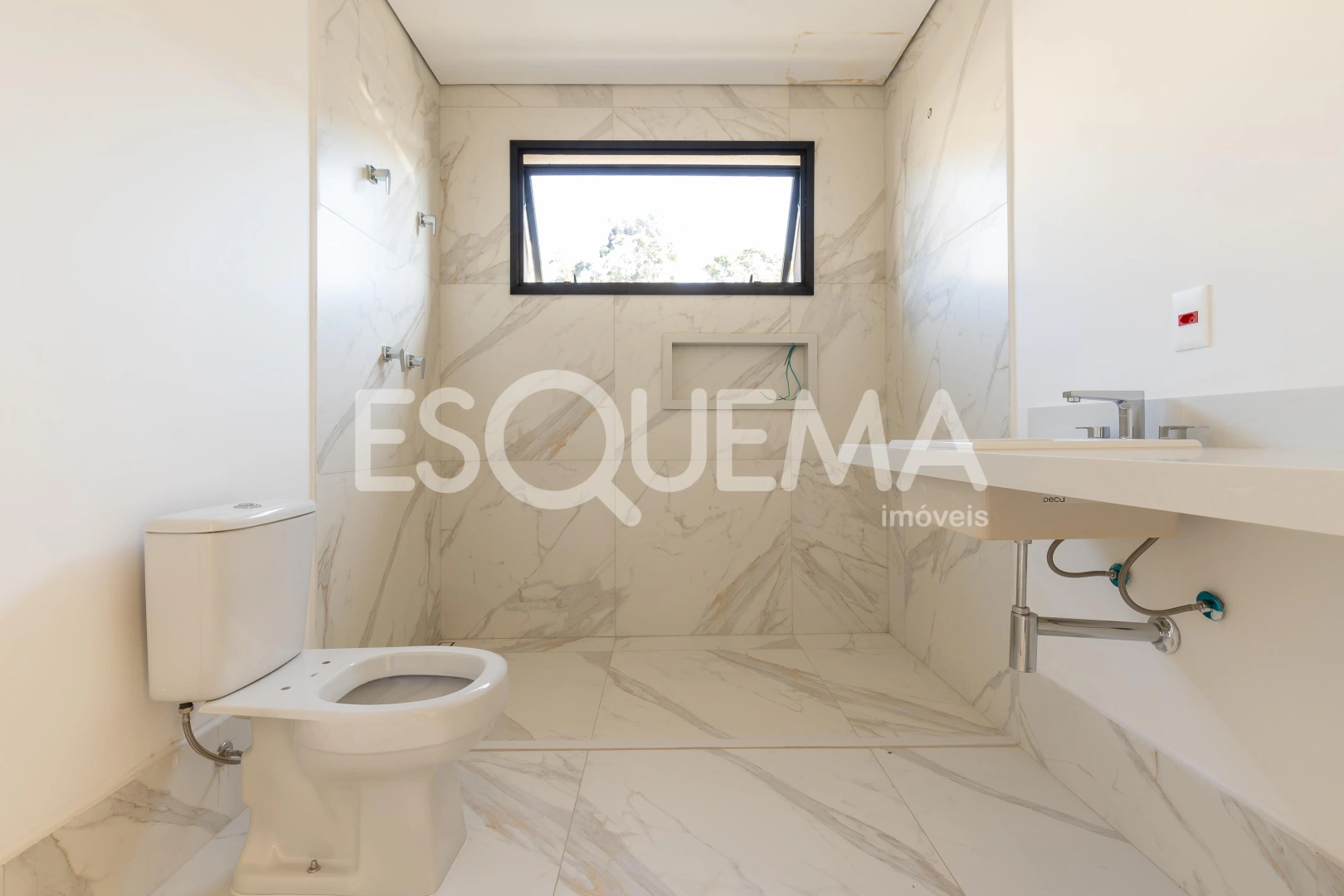 Casa em condomínio ampla e moderna - Imagem 10