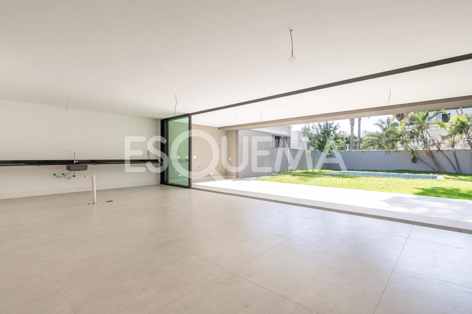 Casa em condomínio ampla e moderna - Imagem 2