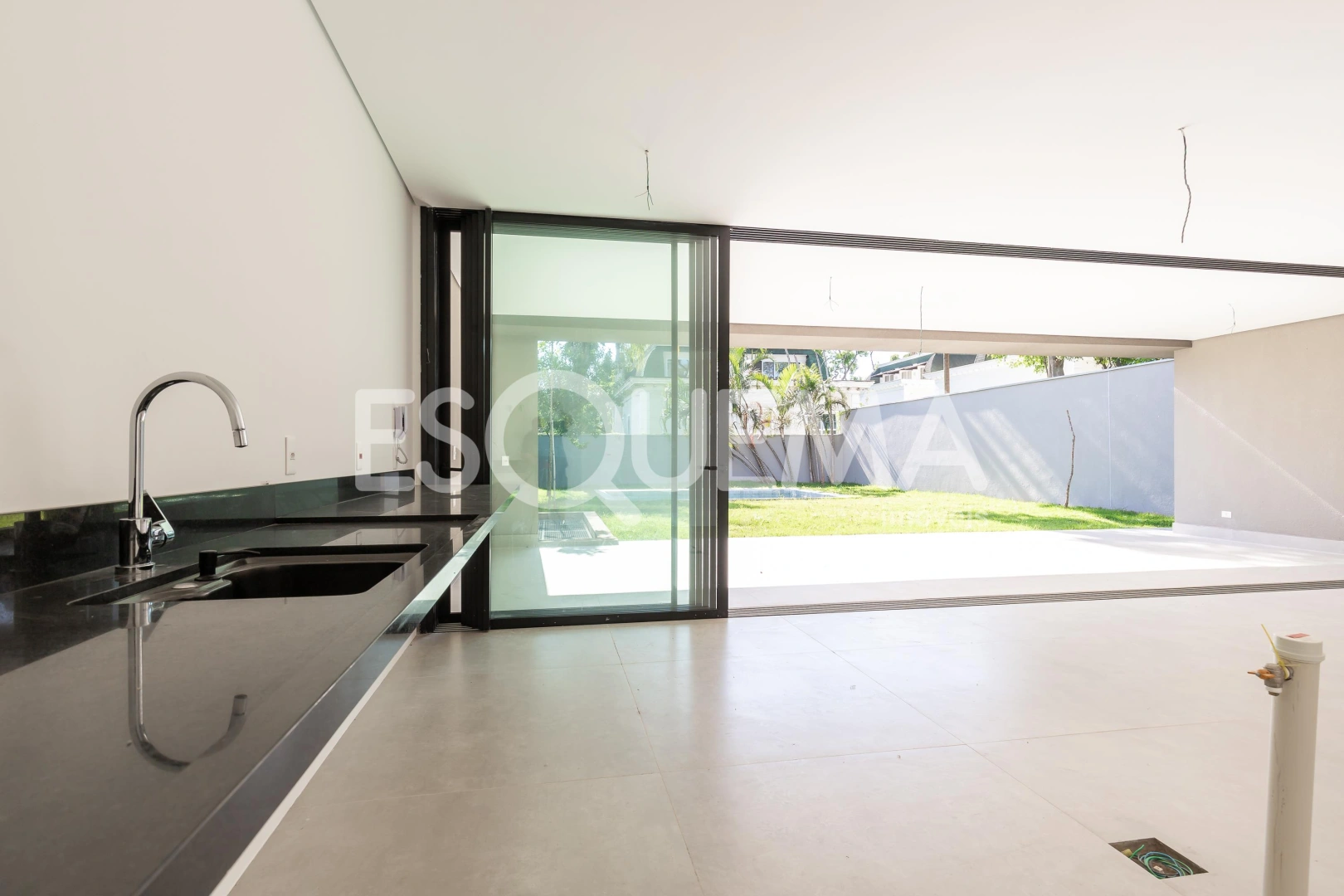 Casa em condomínio ampla e moderna - Imagem 4
