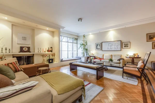 Casa próxima à Hípica Paulista