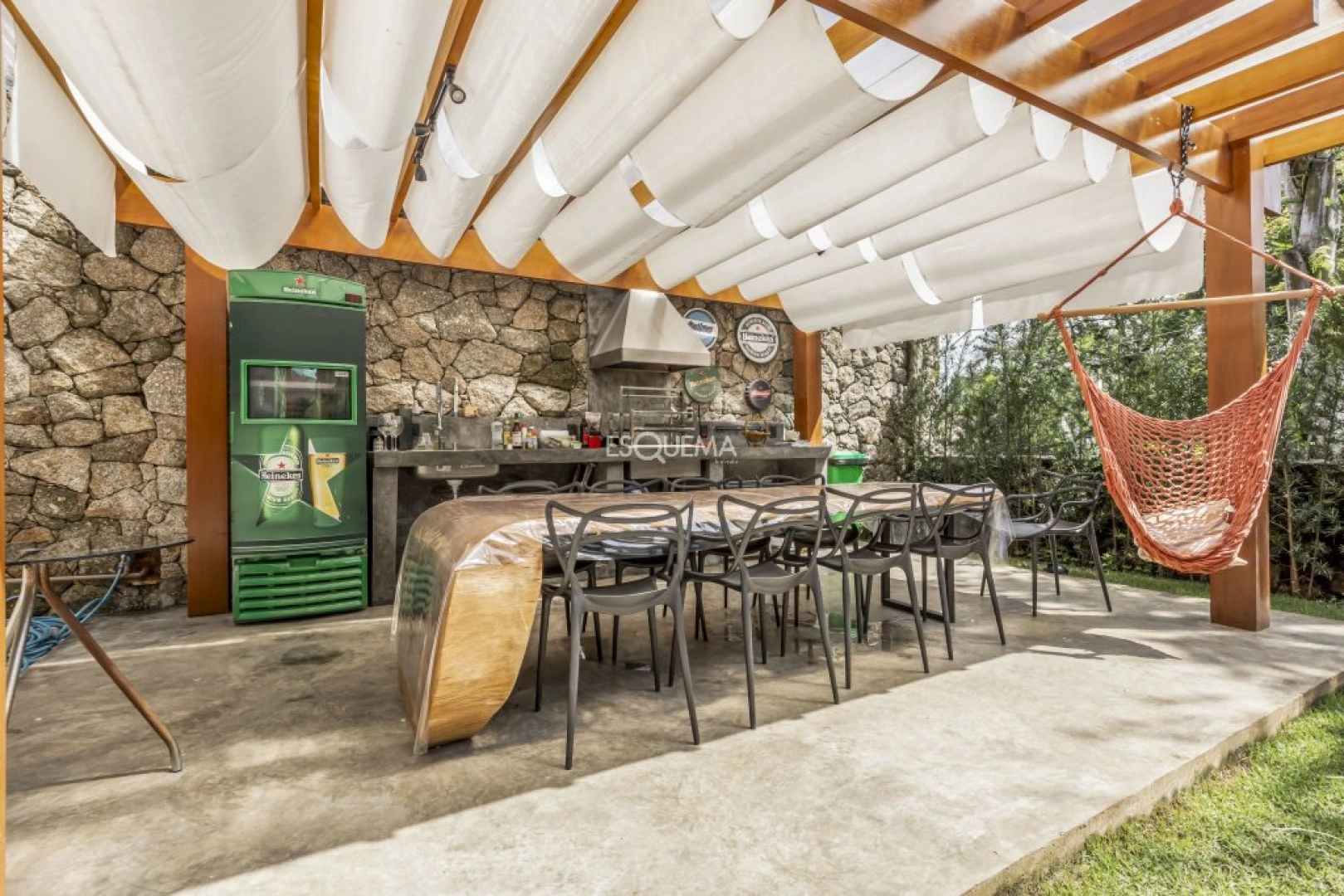 Casa nova com projeto moderno - Imagem 14