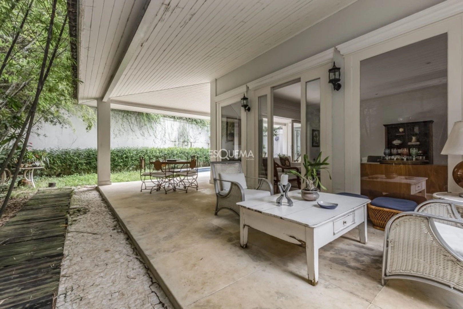 Casa com projeto contemporâneo assinado por Bi Chrisostomo - Imagem 2