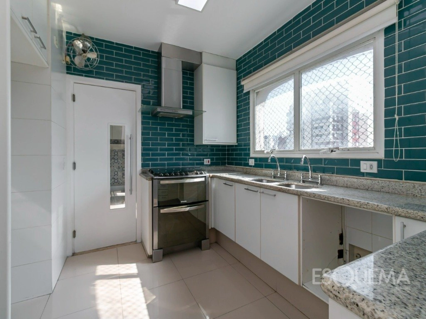 Apartamento reformado com vista aberta e 4 suítes - Imagem 12