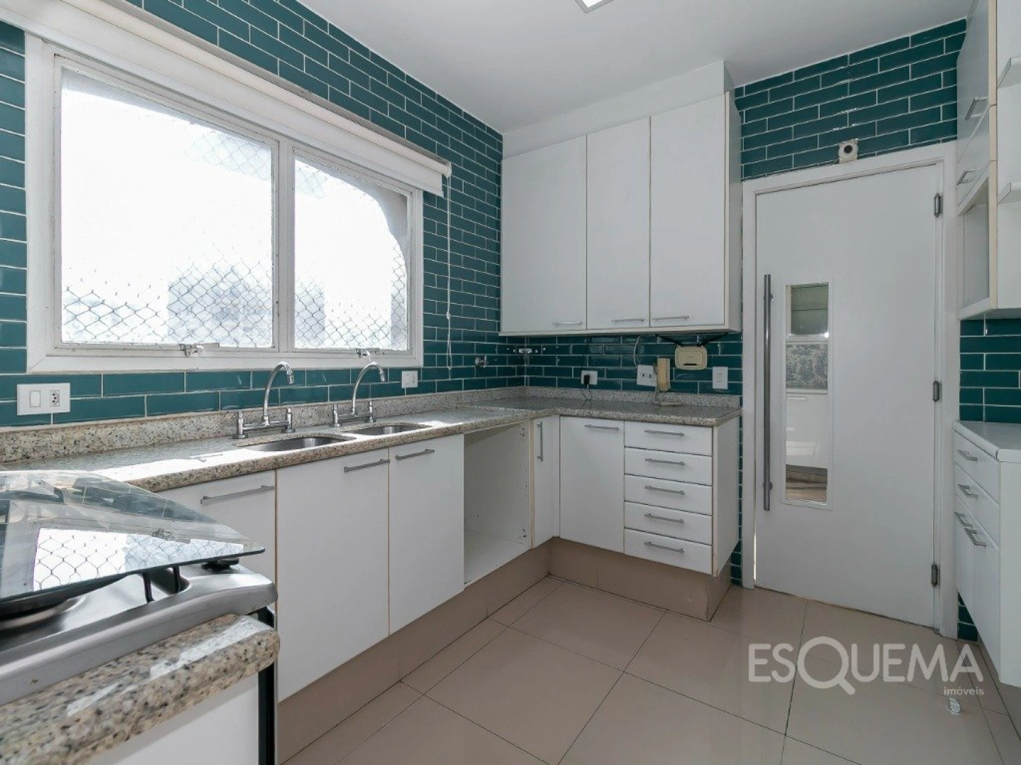 Apartamento reformado com vista aberta e 4 suítes - Imagem 13