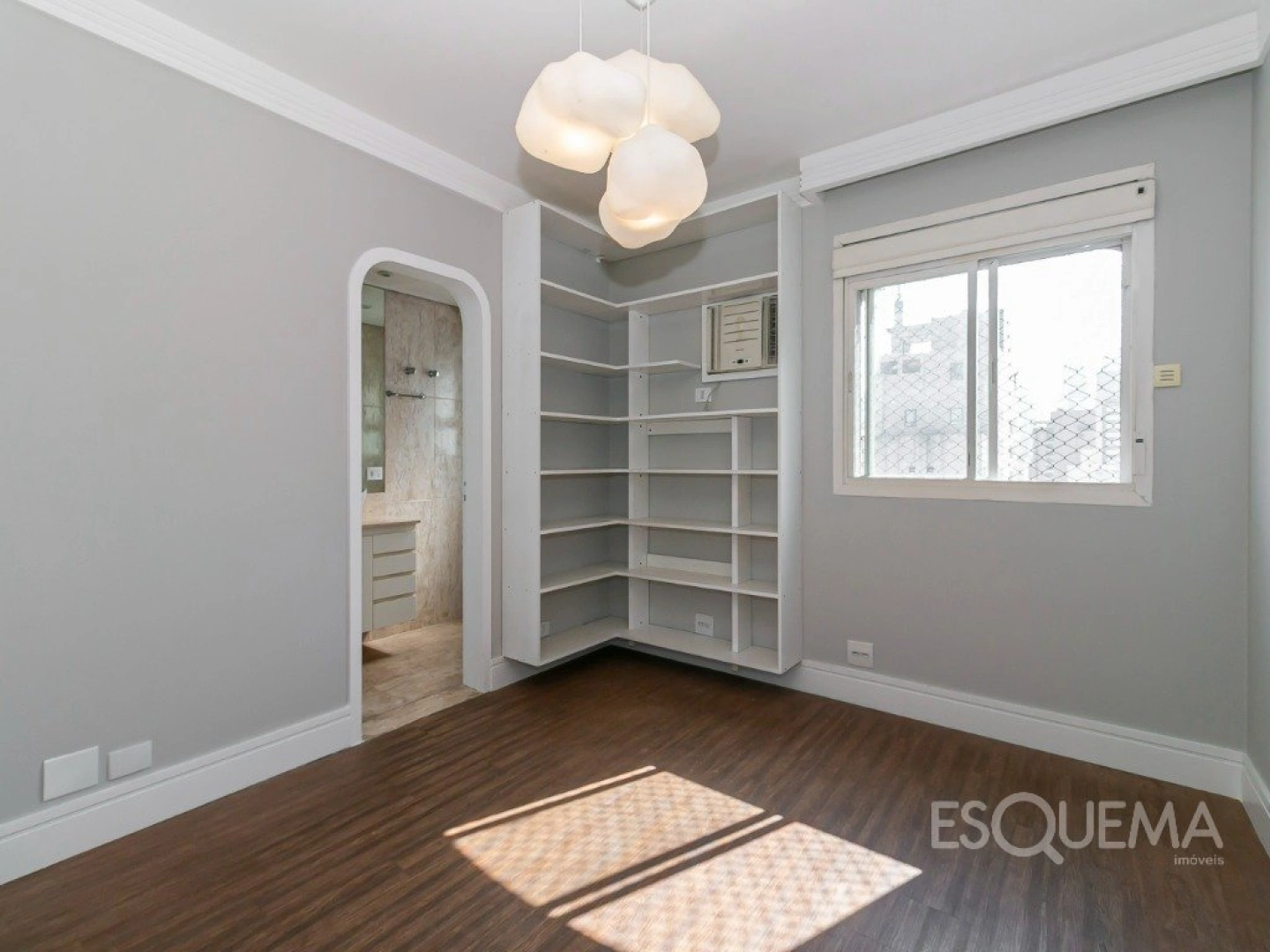 Apartamento reformado com vista aberta e 4 suítes - Imagem 14