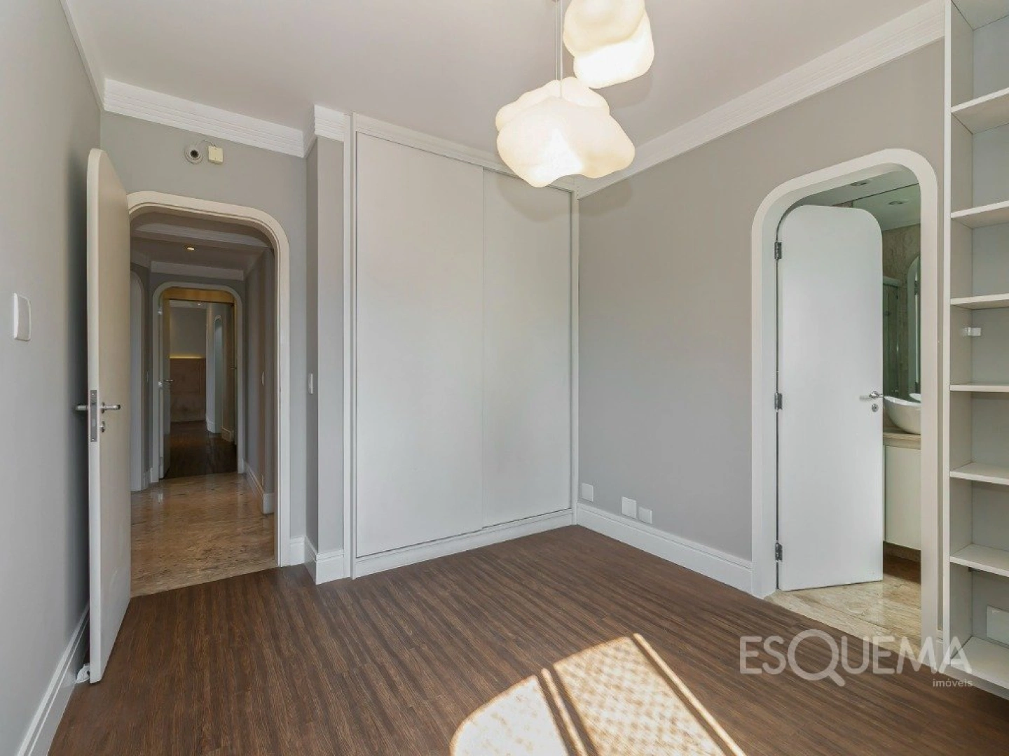 Apartamento reformado com vista aberta e 4 suítes - Imagem 15