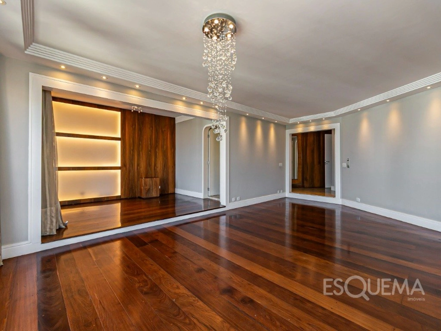 Apartamento reformado com vista aberta e 4 suítes - Imagem 3