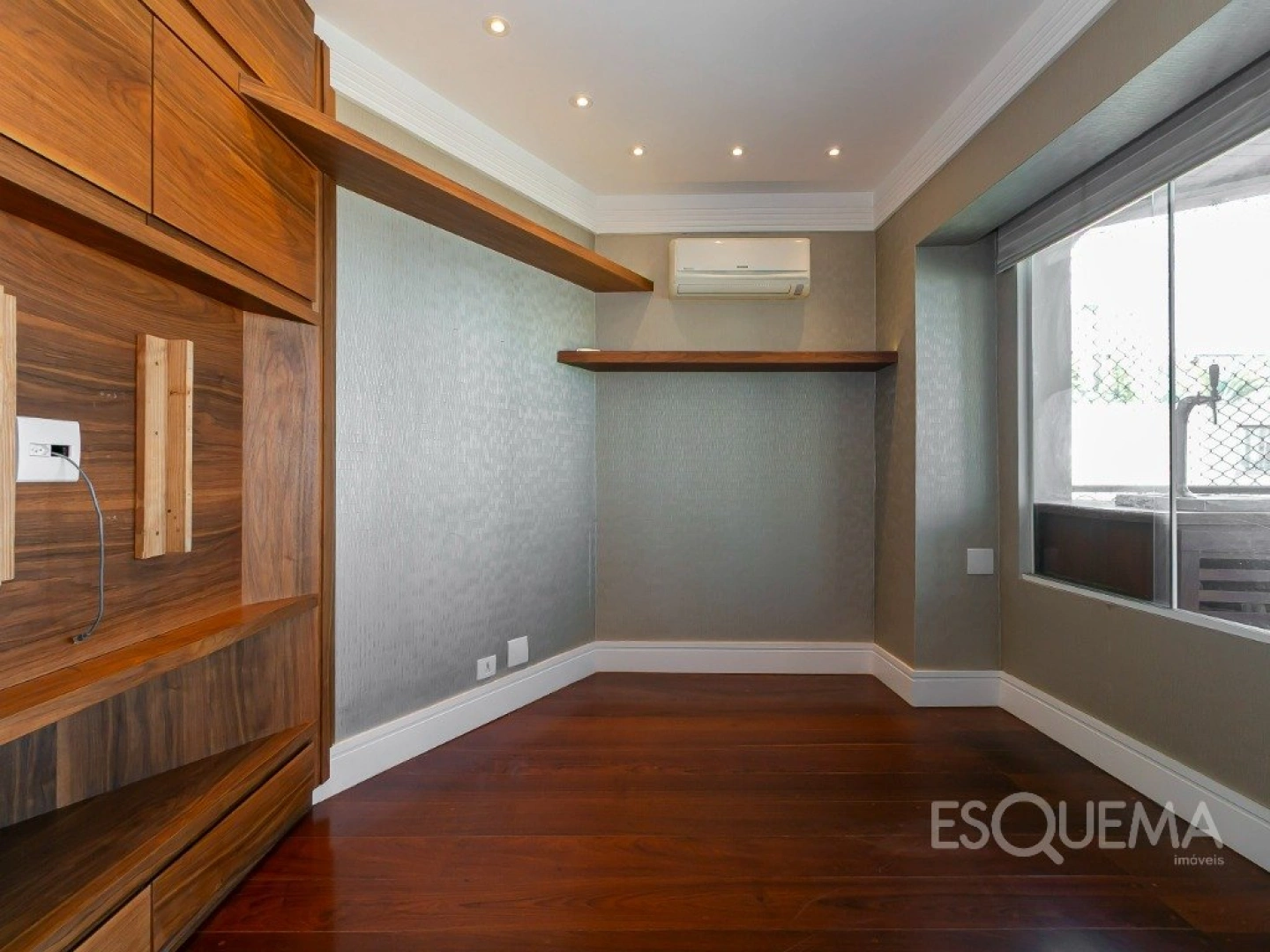 Apartamento reformado com vista aberta e 4 suítes - Imagem 5