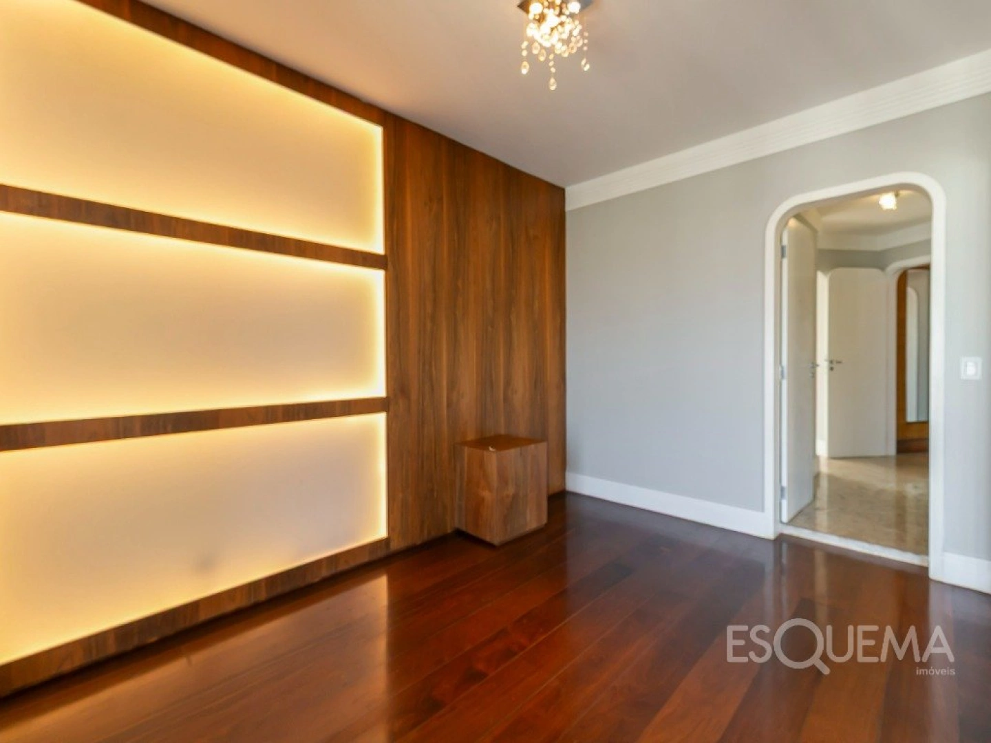 Apartamento reformado com vista aberta e 4 suítes - Imagem 6
