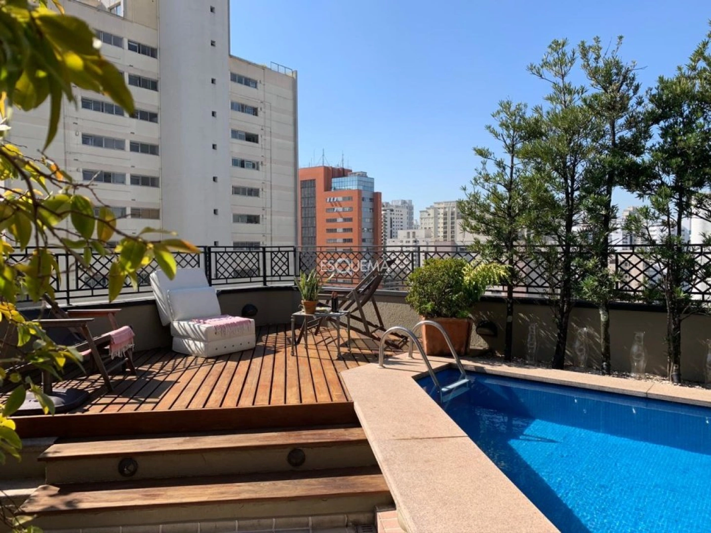 Cobertura reformada e bem localizada - Imagem 2