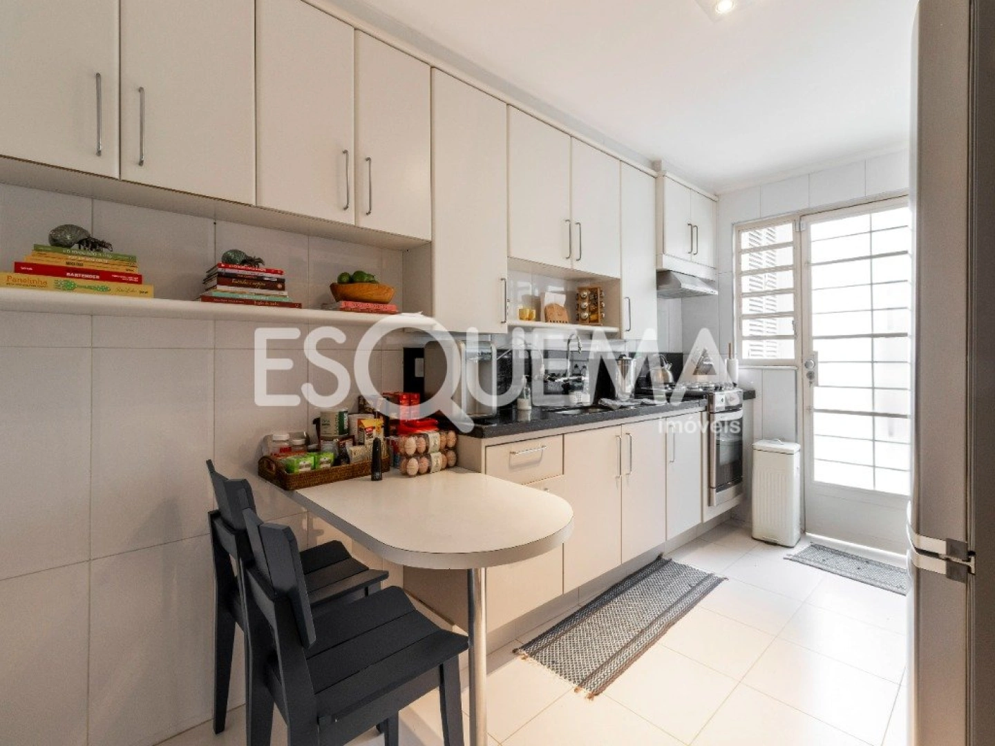 Casa em localização cobiçada - Imagem 13