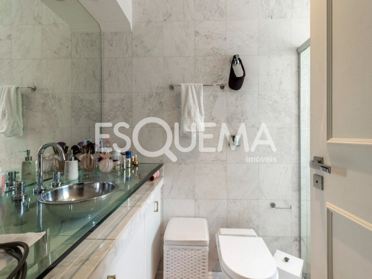 Casa em localização cobiçada - Imagem 15