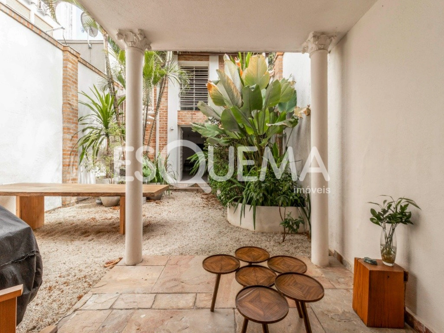 Casa em localização cobiçada - Imagem 6
