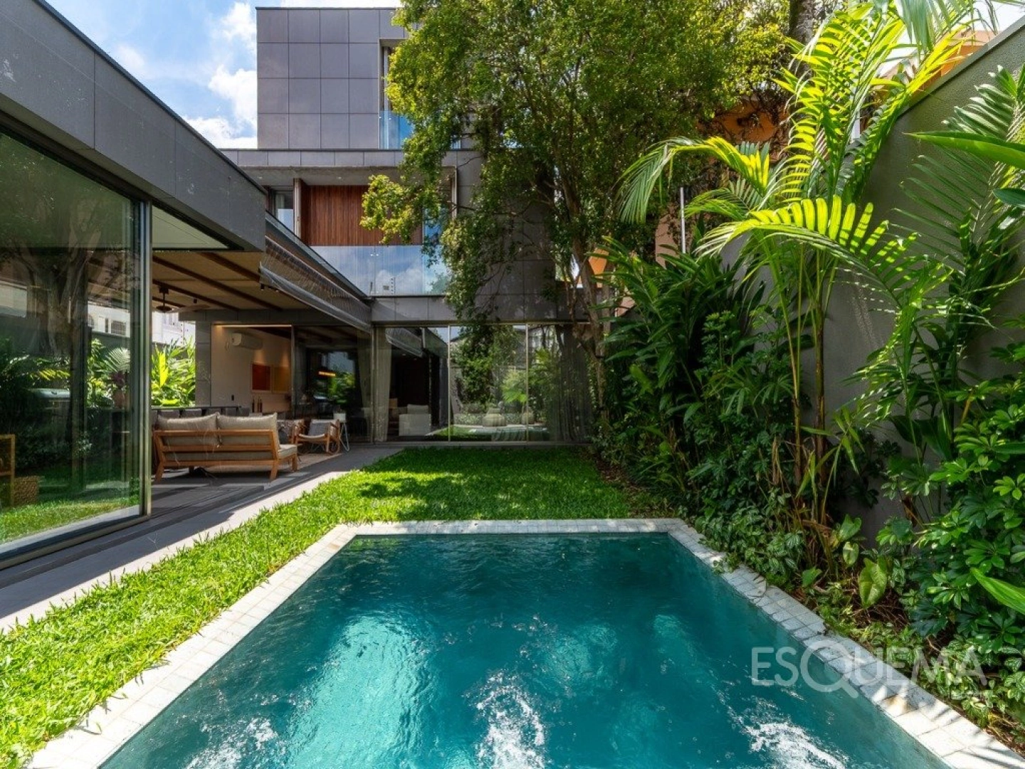 Casa reformada ao lado do Parque Ibirapuera - Imagem 2