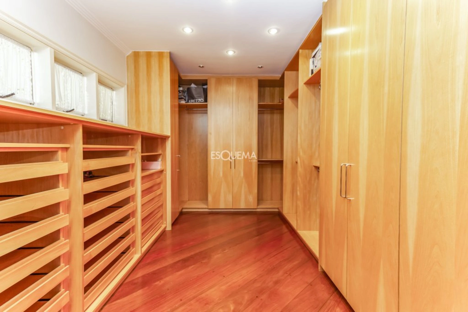 Casa com 4 suítes - Imagem 10