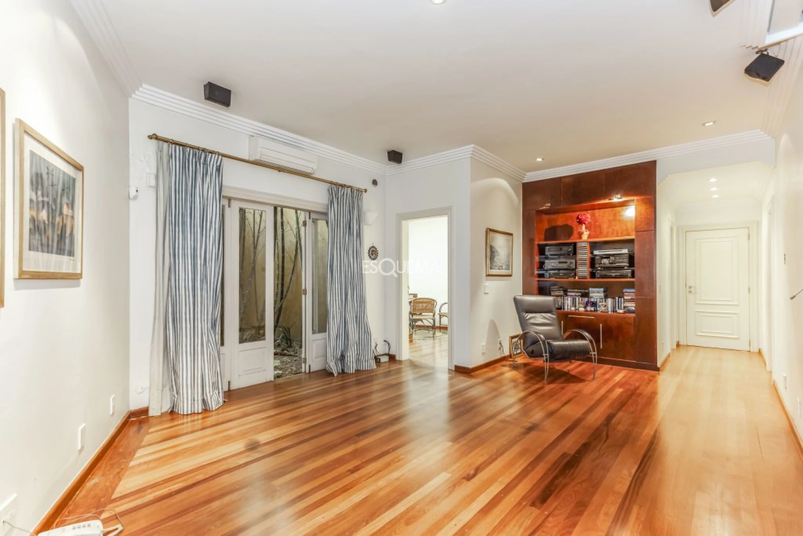 Casa com 4 suítes - Imagem 2