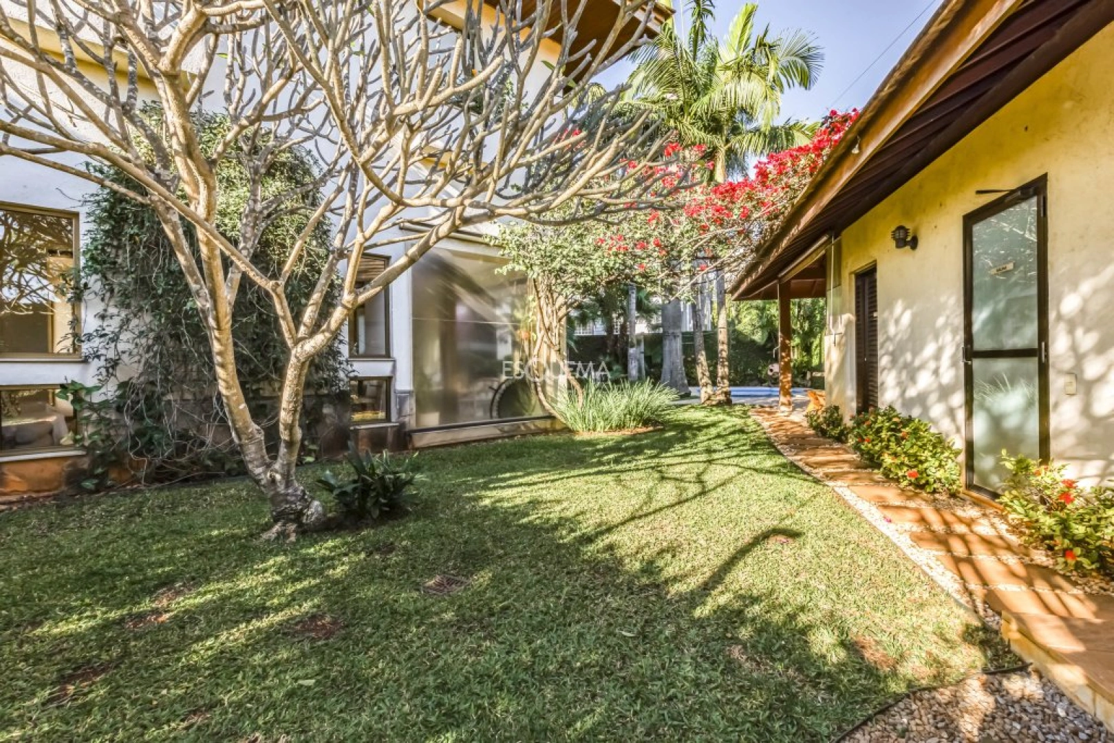 Casa em rua tranquila - Imagem 6