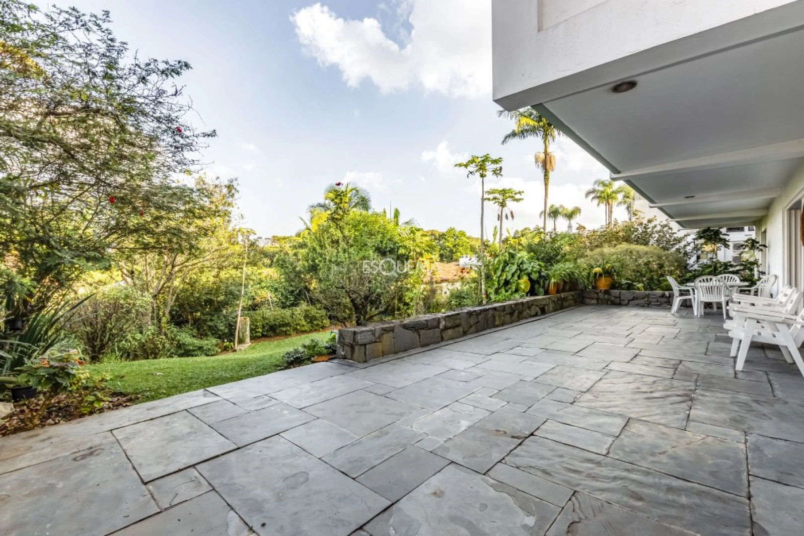 Casa para atualização com vista privilegiada - Imagem 3