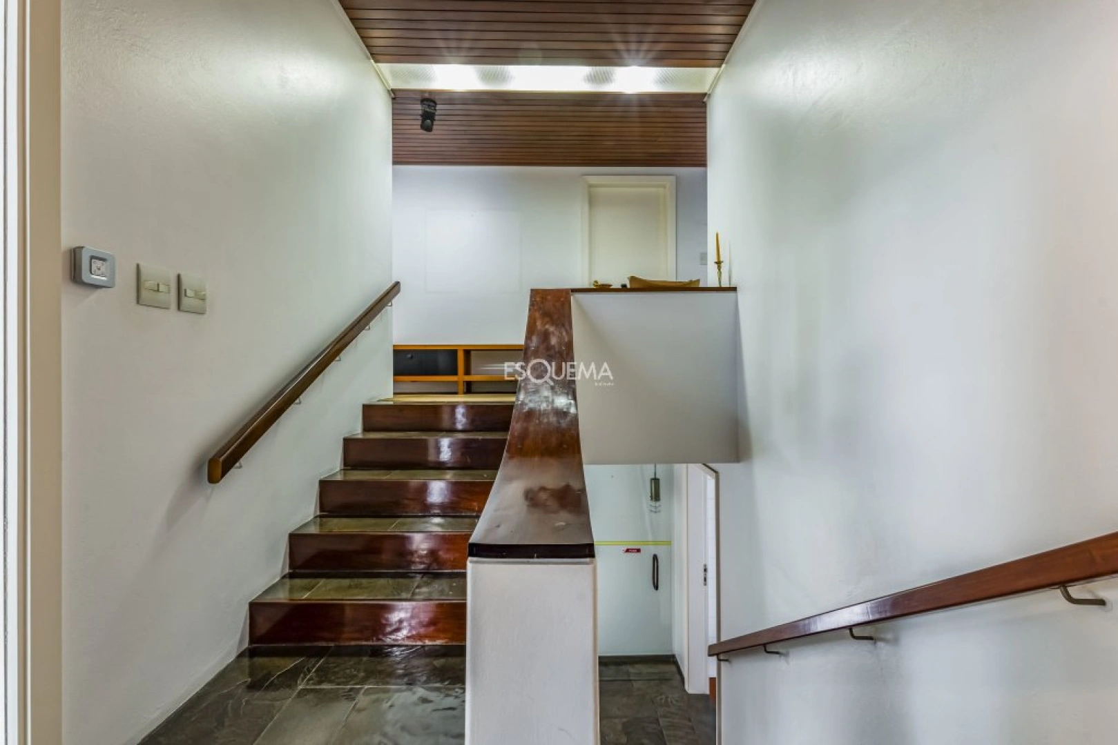 Casa para atualização com vista privilegiada - Imagem 8