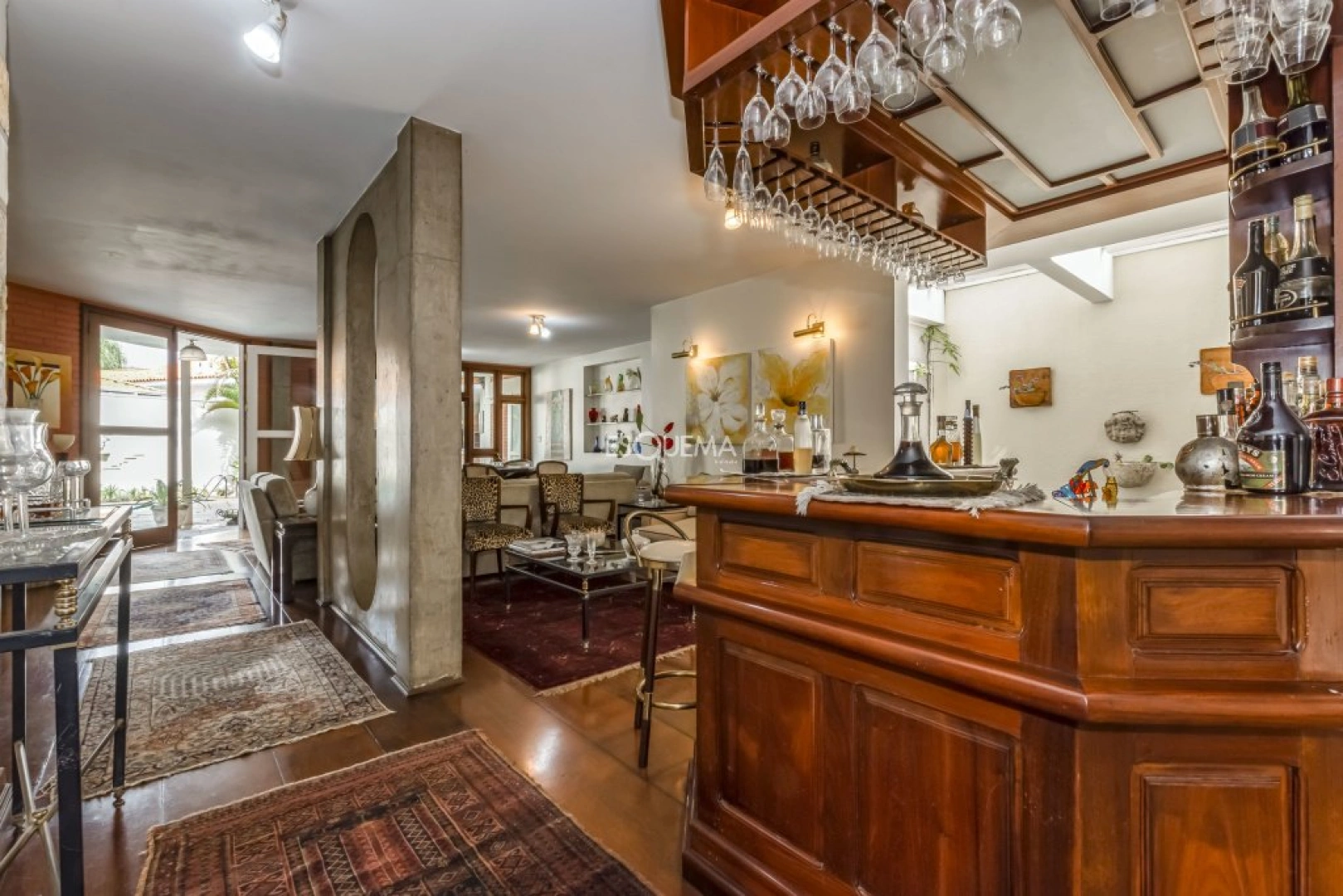 Casa com jardim e piscina - Imagem 14