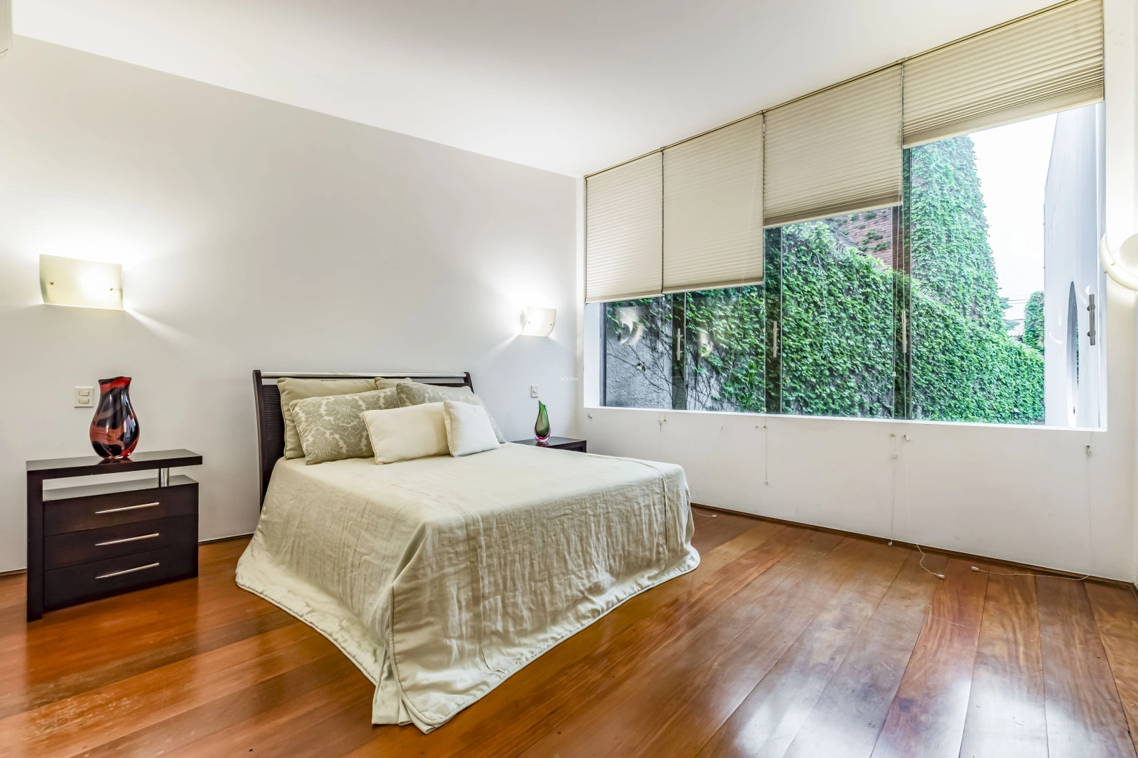 Casa moderna com projeto de Sergio Bernardes - Imagem 12