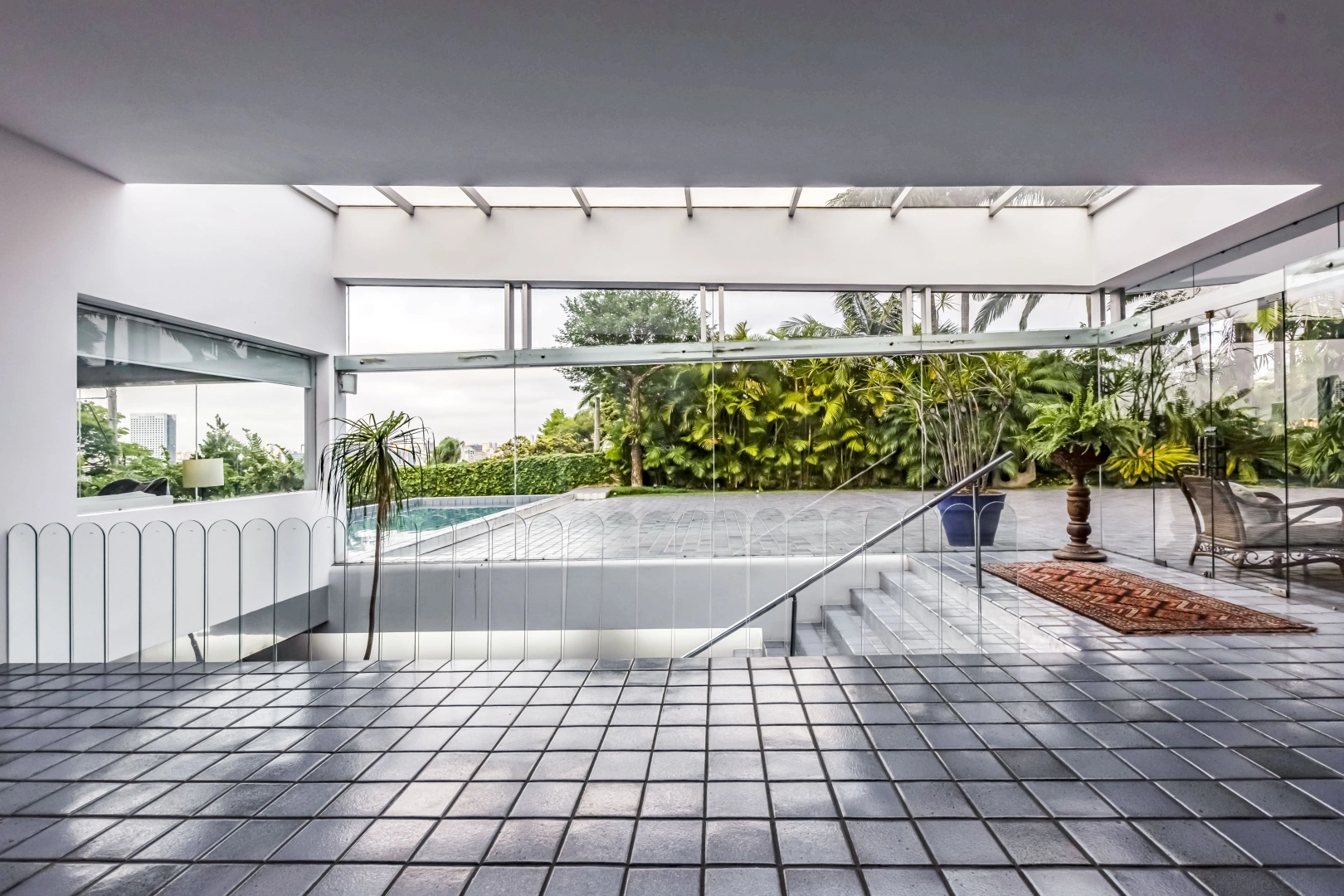 Casa moderna com projeto de Sergio Bernardes - Imagem 5