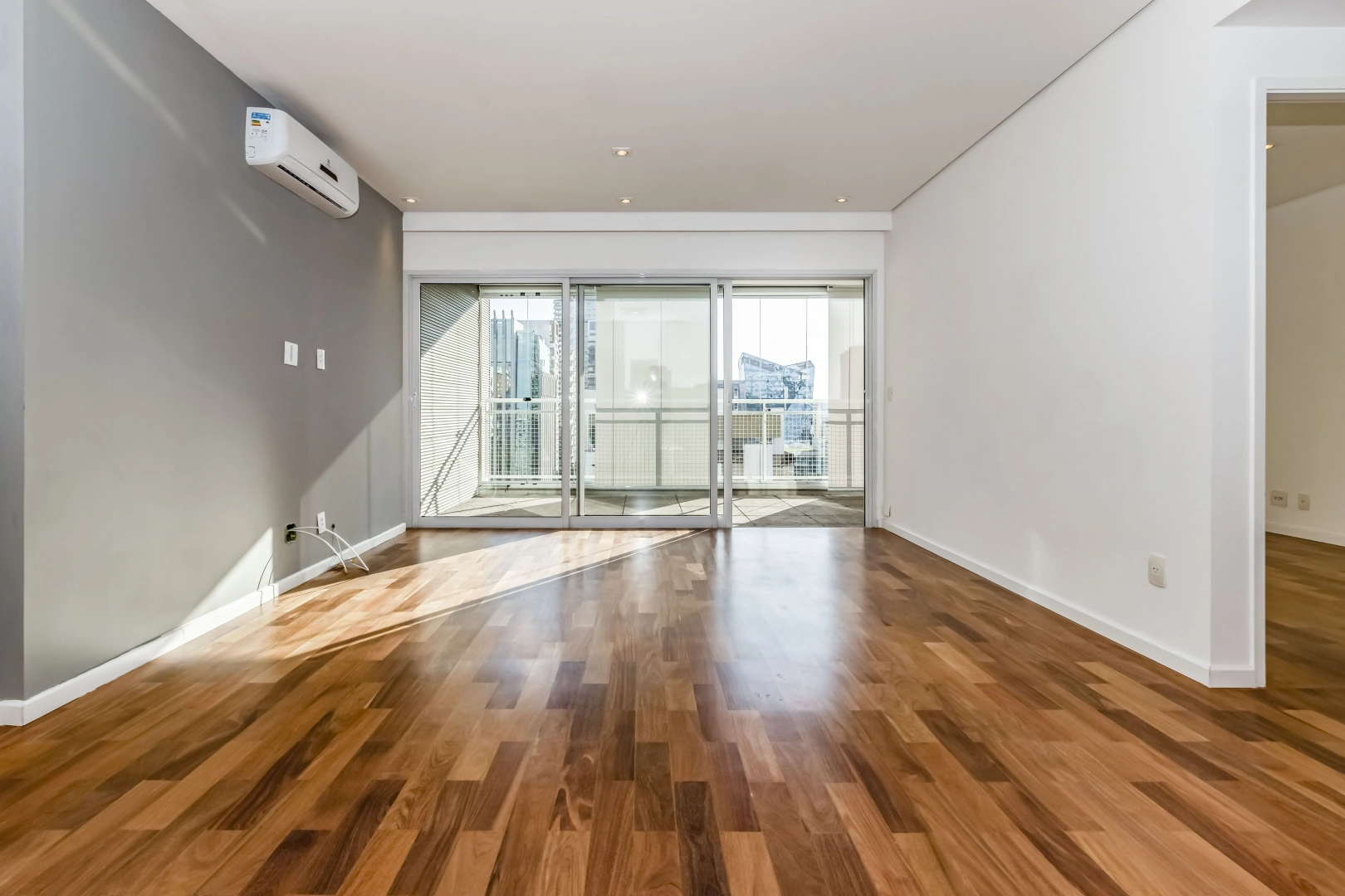 Apartamento ao lado da Avenida Brigadeiro Faria Lima - Imagem 13