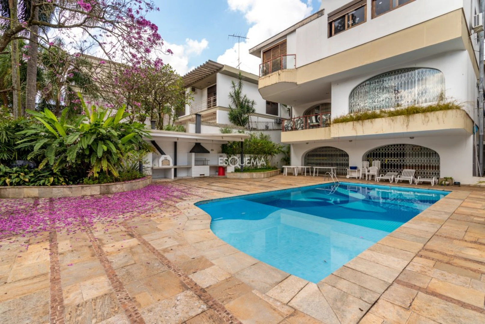 Casa em rua tranquila - Imagem 2