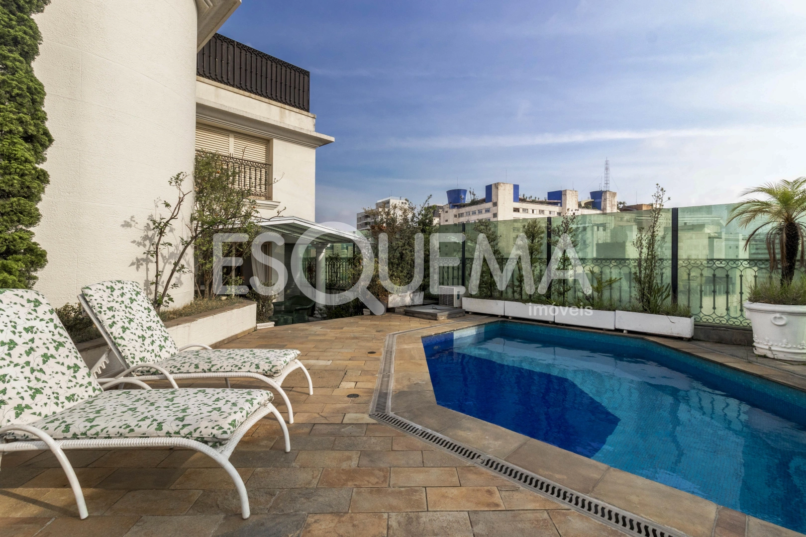 Cobertura com piscina em região privilegiada - Imagem 1