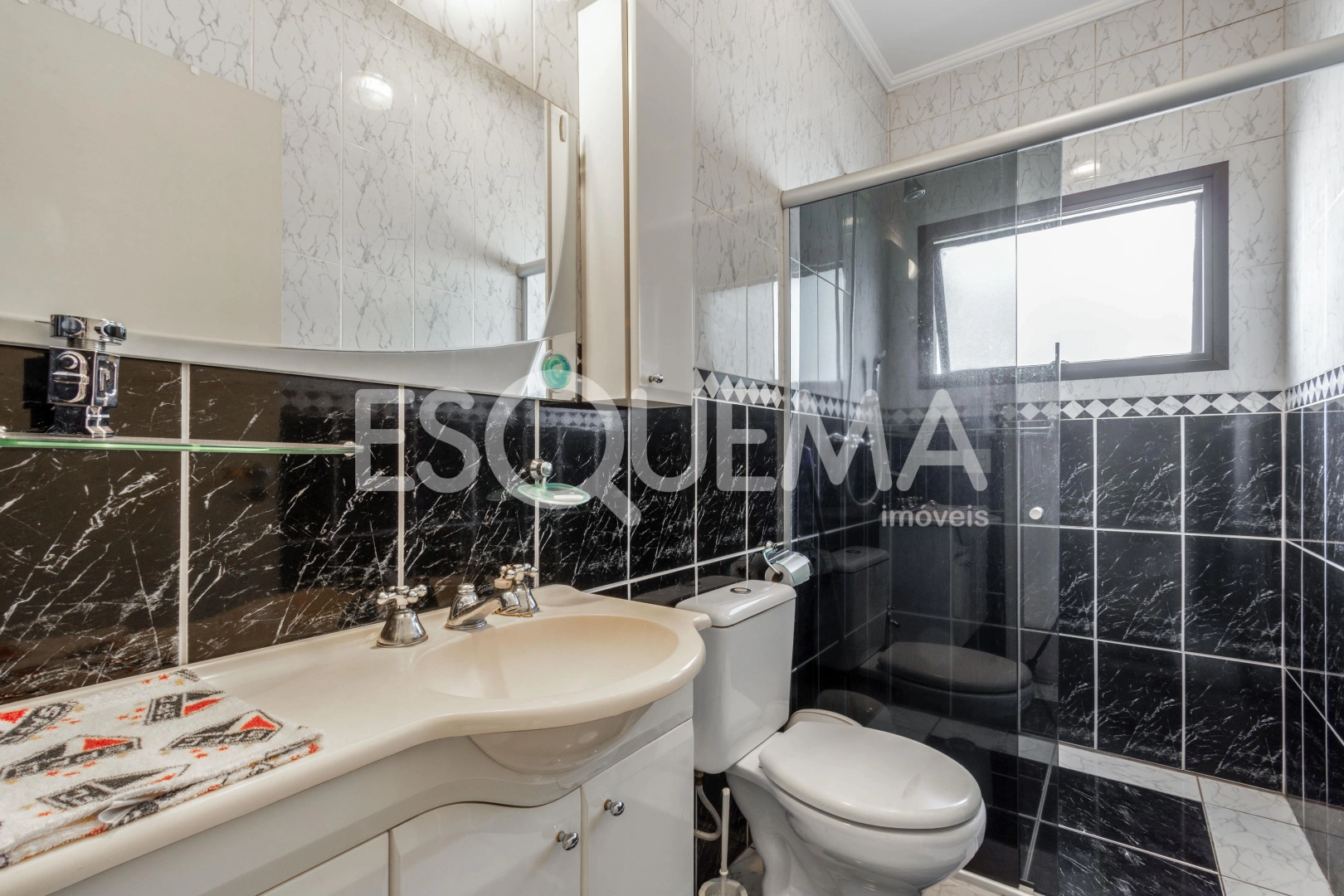 Casa modernizada em rua tranquila no Pacaembu - Imagem 14