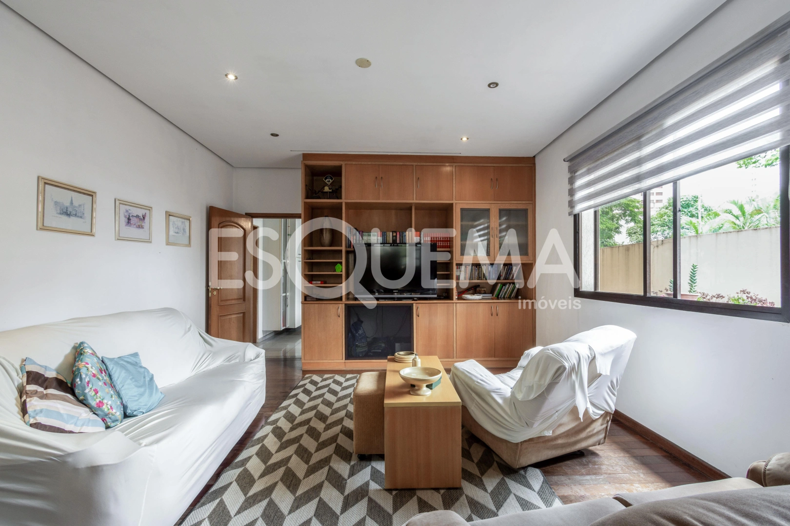 Casa modernizada em rua tranquila no Pacaembu - Imagem 9