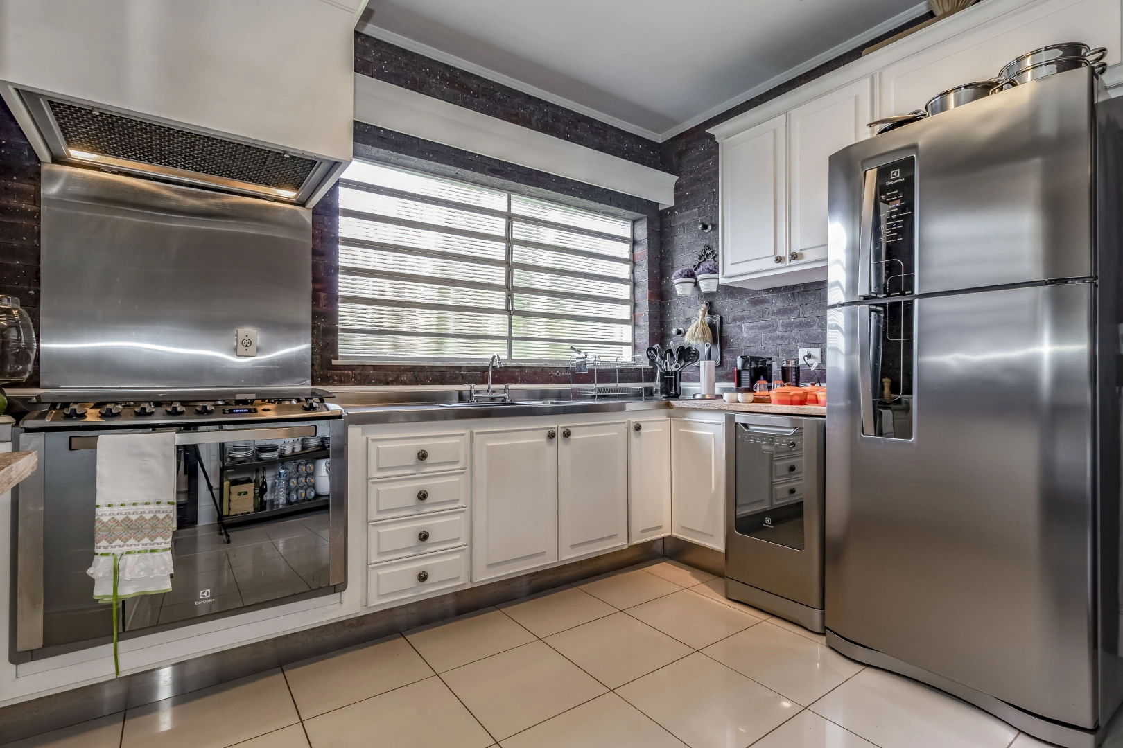 Casa para viver, trabalhar e receber os amigos em Alto de Pinheiros - Imagem 12