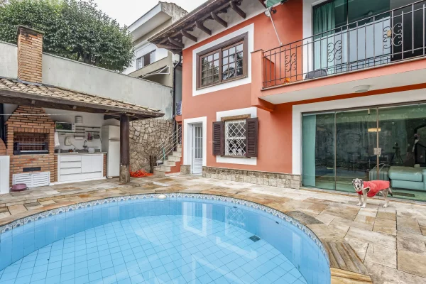 Casa com lazer privativo