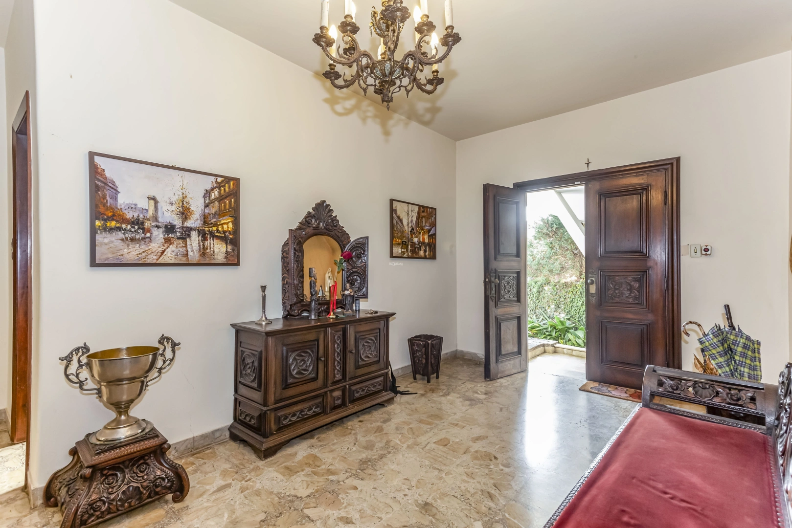 Amplo terreno com casa térrea - Imagem 12