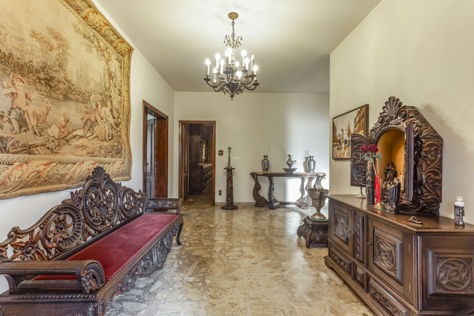 Amplo terreno com casa térrea - Imagem 13