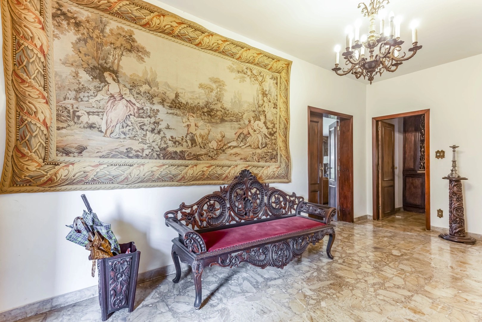 Amplo terreno com casa térrea - Imagem 14