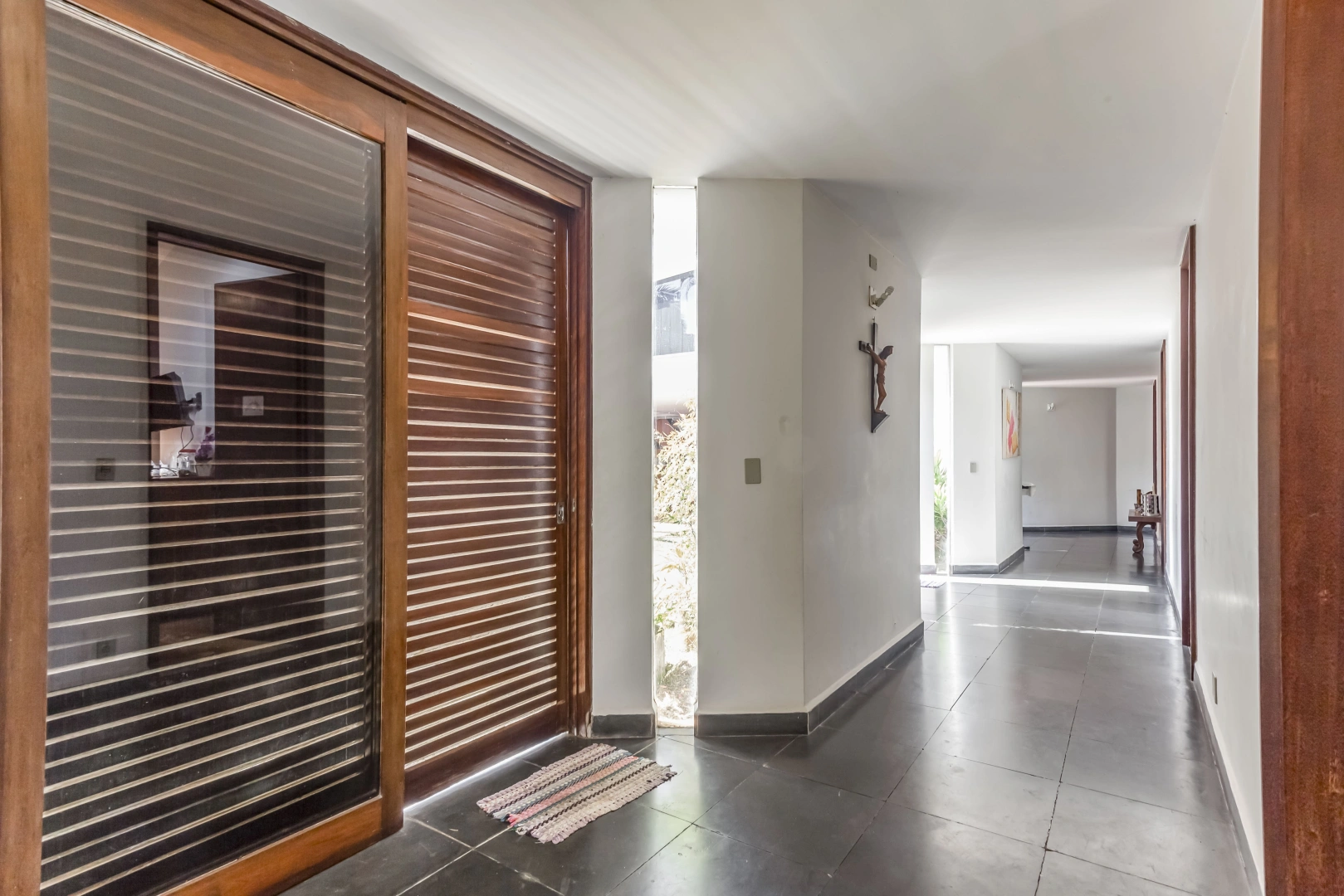 Casa com projeto moderno - Imagem 10
