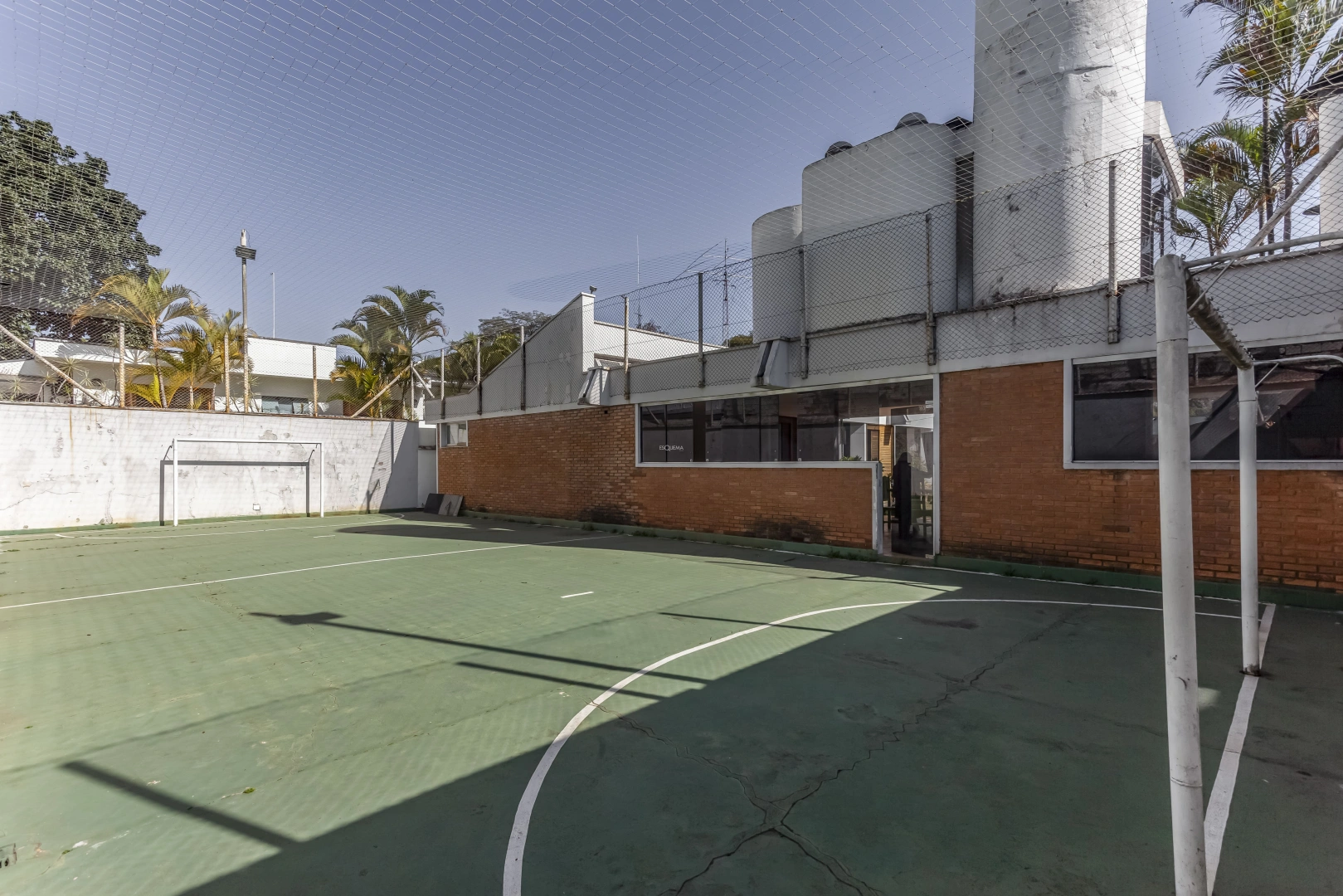 Casa com projeto moderno - Imagem 14