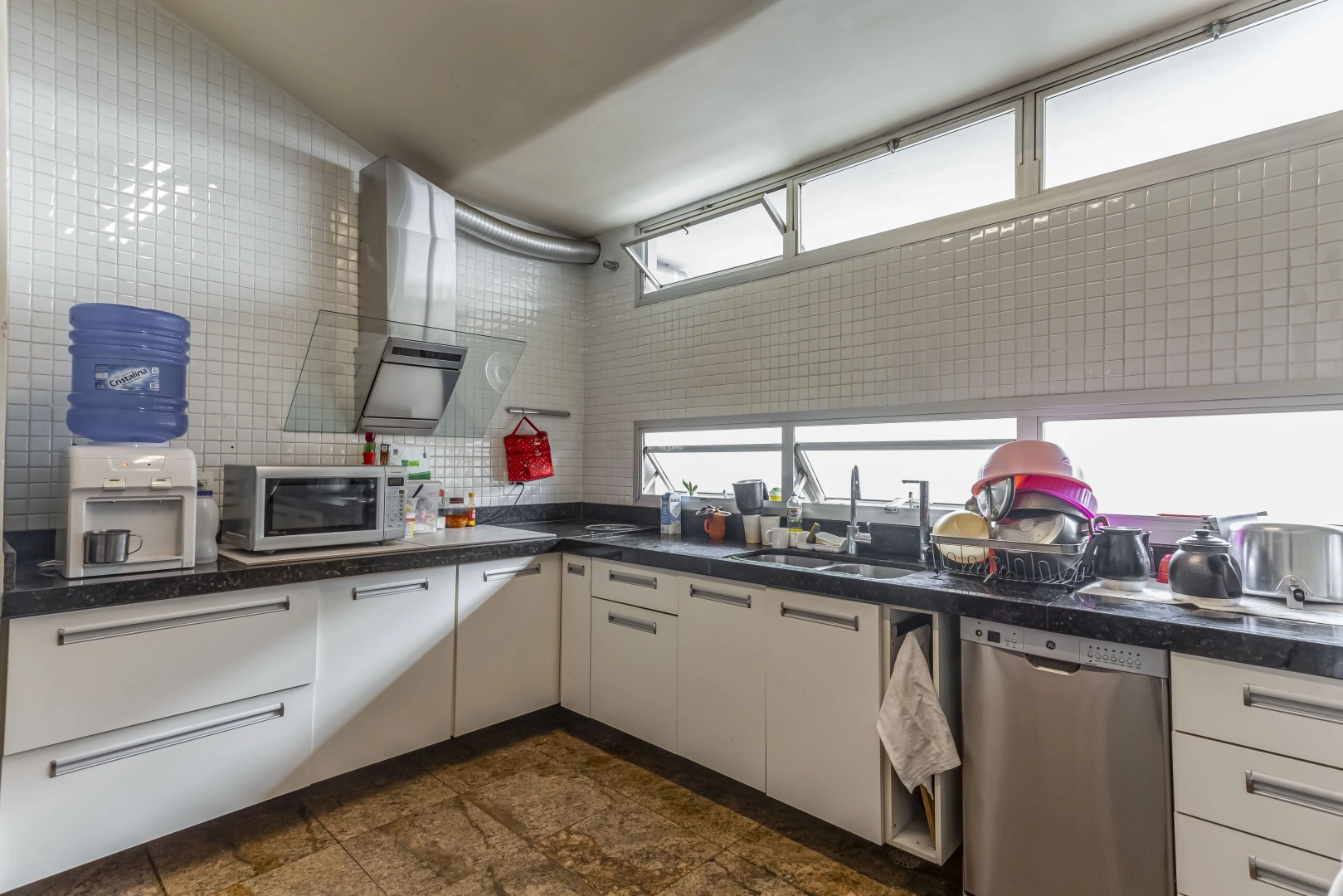 Casa com projeto moderno - Imagem 6