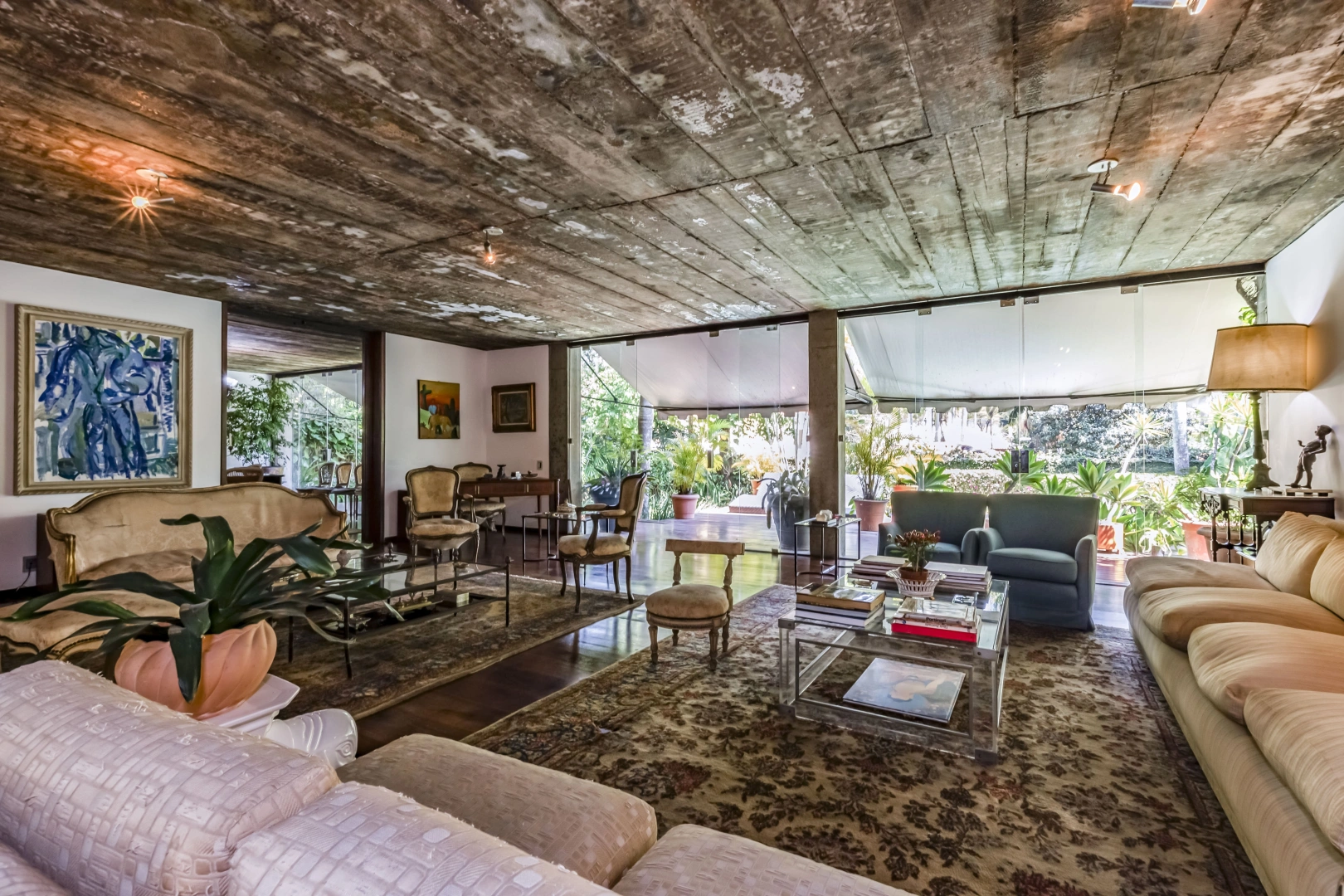 Casa moderna com projeto de Carlos Bratke - Imagem 2
