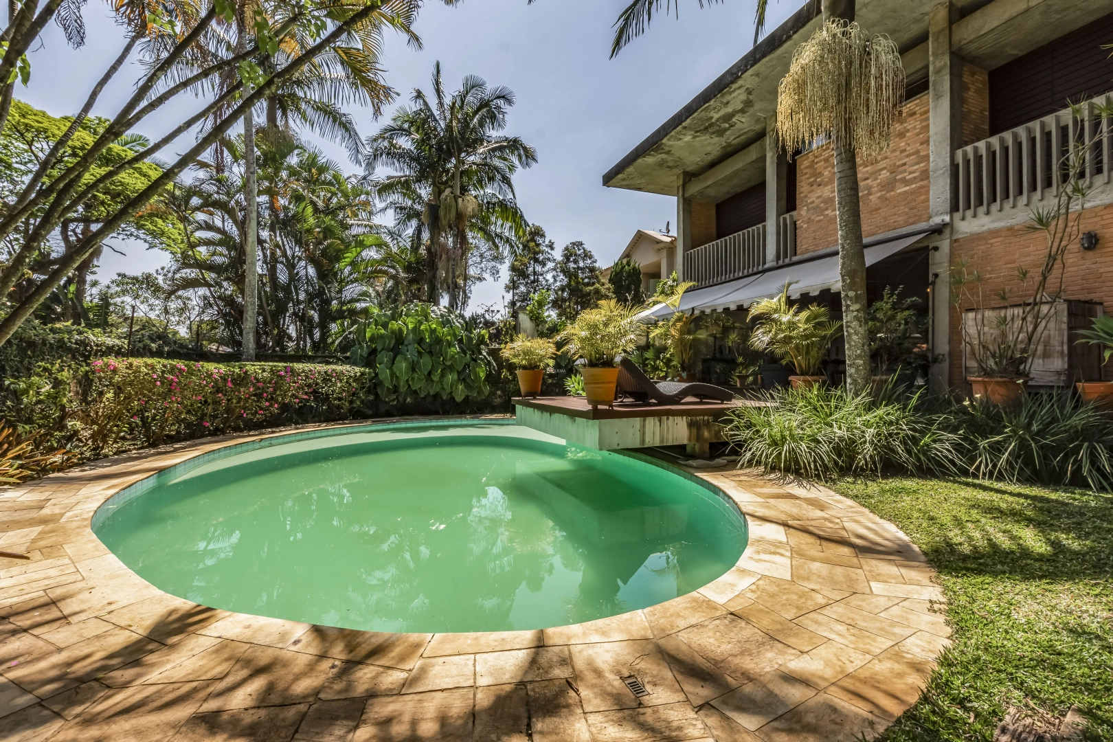 Casa moderna com projeto de Carlos Bratke - Imagem 4