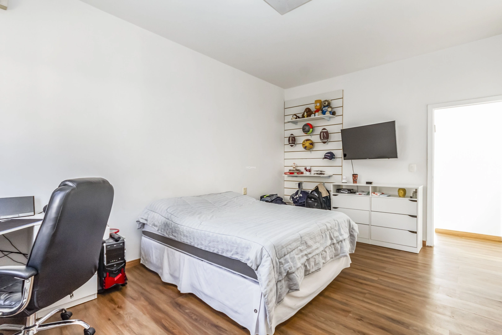 Casa em rua arborizada e tranquila - Imagem 15