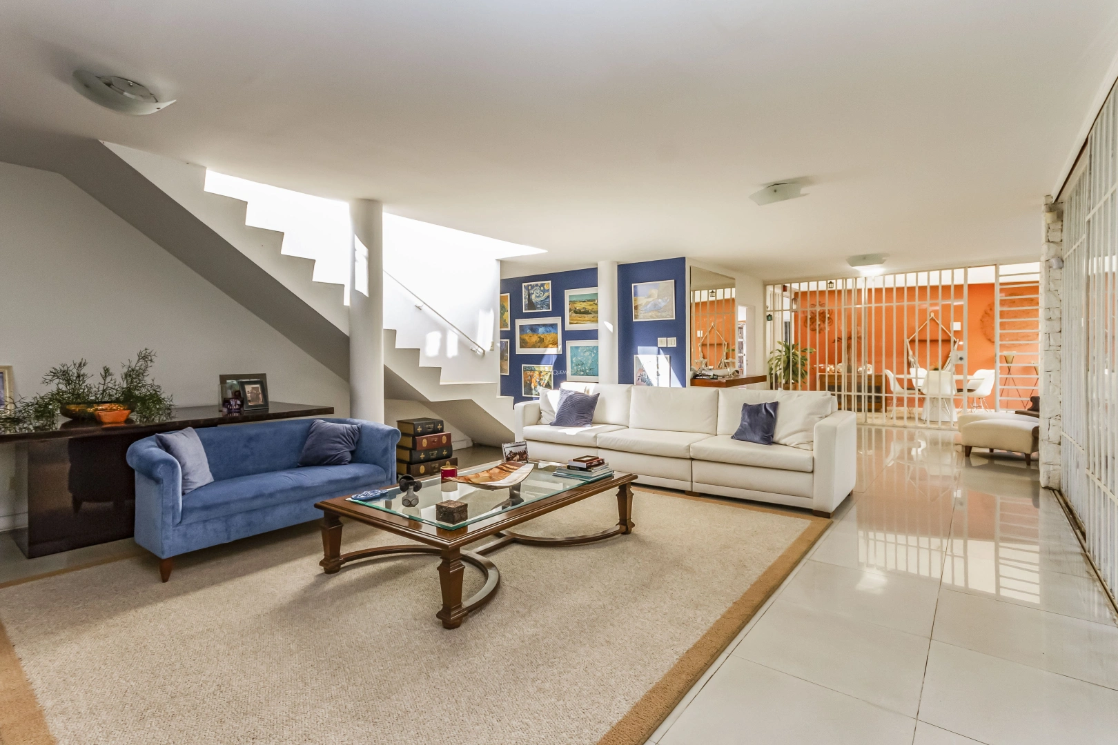 Casa em rua arborizada e tranquila - Imagem 1