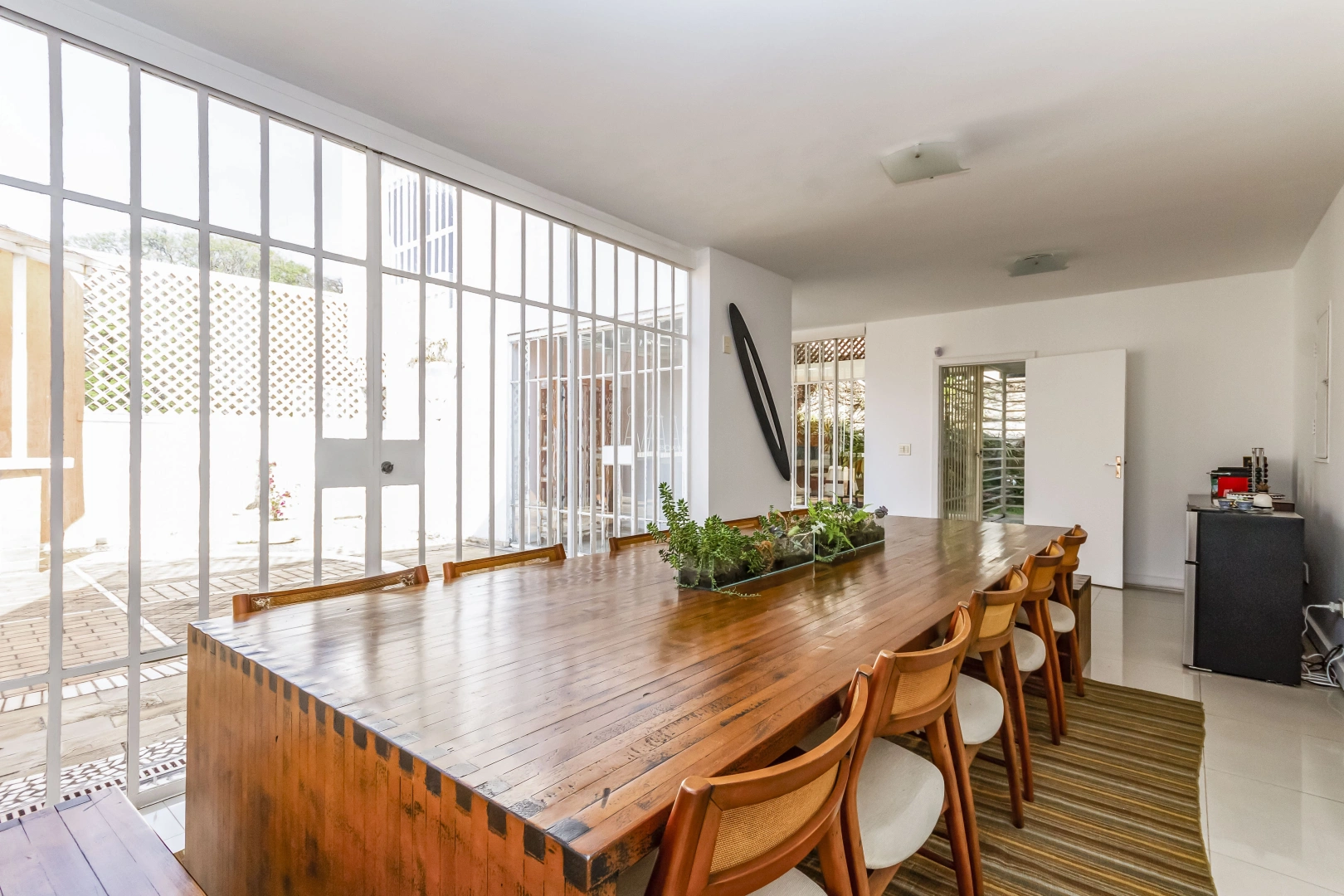 Casa em rua arborizada e tranquila - Imagem 5
