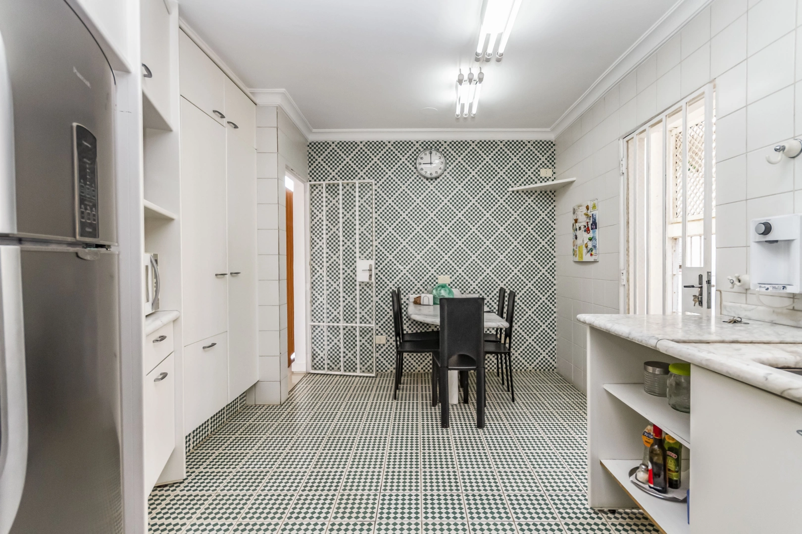 Casa em rua arborizada e tranquila - Imagem 8