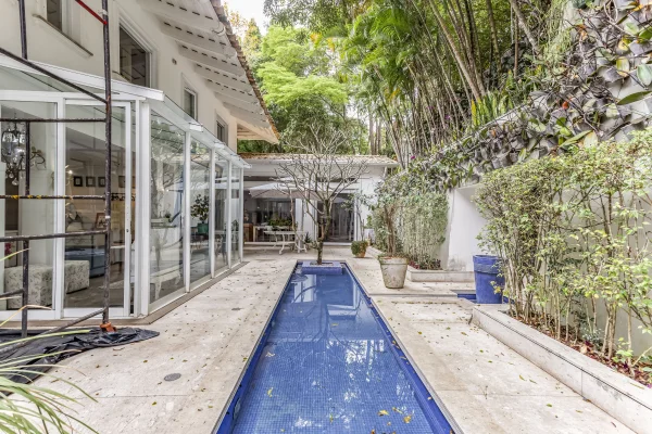 Casa com projeto de João Armentano