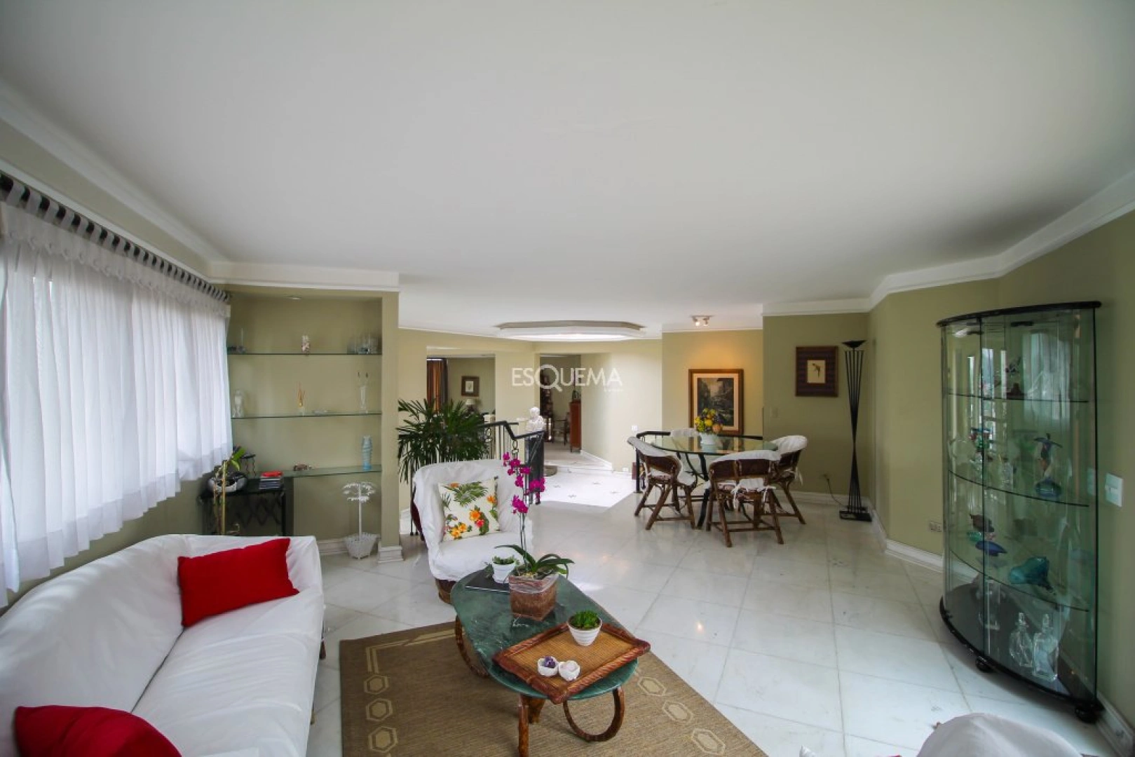 Cobertura duplex em condomínio com estilo clássico - Imagem 11